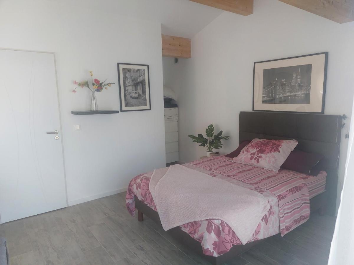 Chambre Climatisee A 20 Minutes De Bordeaux Marcamps 外观 照片